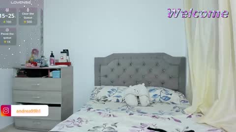 Snapshot of andrea_hillss2 chatting on 09/18/25, 11:40 ANDREA online show from 09/18/25, 11:40