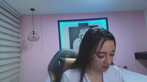 Andrea Ramos online show from 02/25/25, 02:36