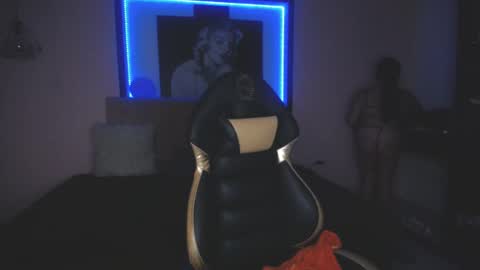 Andrea Ramos online show from 10/18/25, 08:42