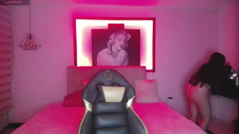 Andrea Ramos online show from 11/02/25, 01:41