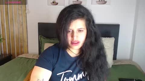 Snapshot of andrea_secret_ chatting on 11/19/25, 01:11 ANDREA online show from 11/19/25, 01:11