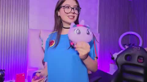 andrea_tay1 online show from 07/03/26, 07:20