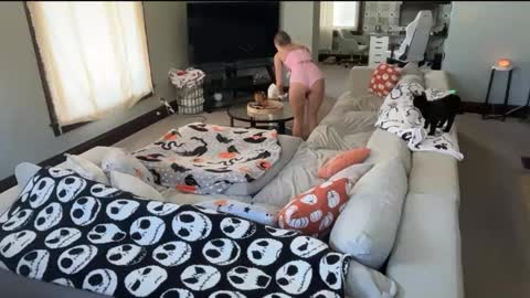 Andrea Elizabeth online show from 10/16/25, 02:29