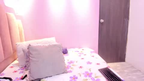 Snapshot of andreasweet2 chatting on 11/11/25, 08:31 A n d r e a S w e e t online show from 11/11/25, 08:31