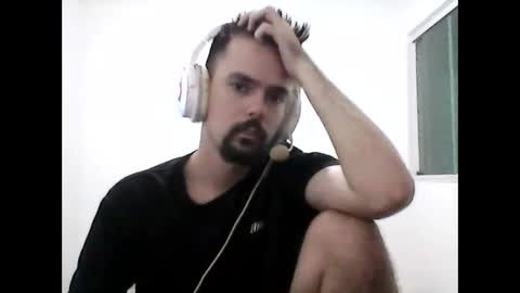 Snapshot of andrecrazybrasil chatting on 03/12/25, 02:30 andrecrazybrasil online show from 03/12/25, 02:30