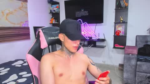 Snapshot of andrees_s chatting on 10/15/25, 02:55 andrees_s online show from 10/15/25, 02:55