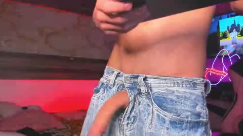 Snapshot of andrees_s chatting on 12/03/25, 01:13 andrees_s online show from 12/03/25, 01:13