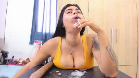 yudith online show from 11/22/25, 06:40