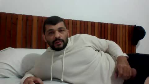 Snapshot of andreloko123 chatting on 10/31/25, 01:17 andreloko123 online show from 10/31/25, 01:17