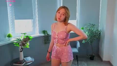 Snapshot of andrelonghini chatting on 06/12/26, 01:04 Lina online show from 06/12/26, 01:04