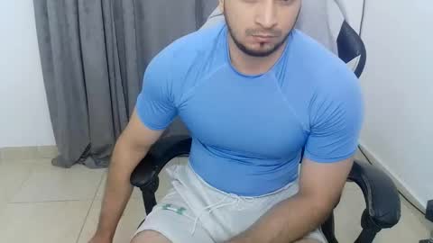 andres180950734 online show from 10/27/25, 11:25