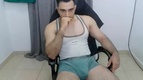andres180950734 online show from 05/25/26, 11:27