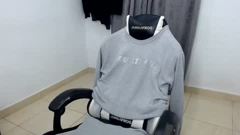 andres180950734 online show from 06/27/26, 10:53
