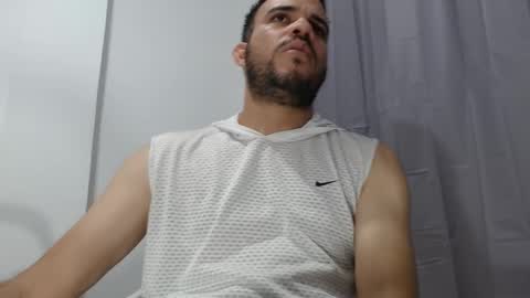 Snapshot of andres_blanco_ chatting on 10/15/25, 11:10 i am Andres online show from 10/15/25, 11:10