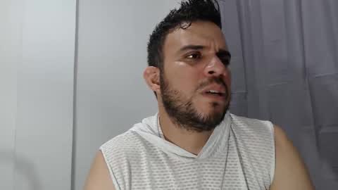Snapshot of andres_blanco_ chatting on 10/18/25, 06:37 i am Andres online show from 10/18/25, 06:37