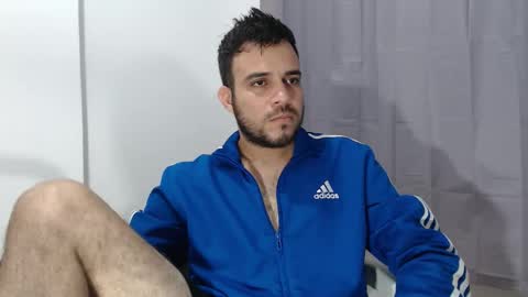 Snapshot of andres_blanco_ chatting on 10/19/25, 06:14 i am Andres online show from 10/19/25, 06:14