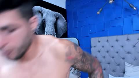 insta andres clark  online show from 11/18/25, 06:23