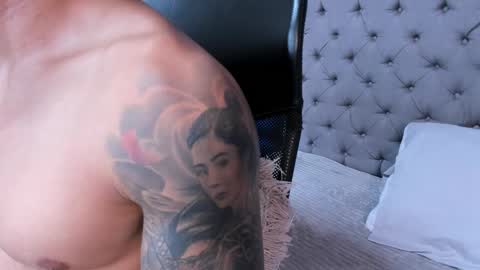 insta andres clark  online show from 11/21/25, 06:06