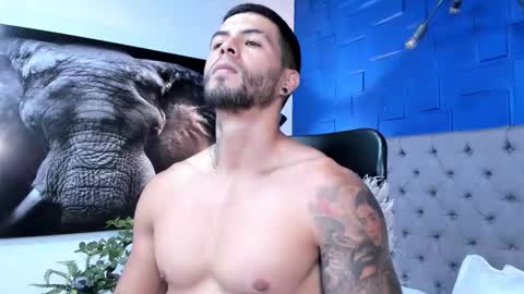 insta andres clark  online show from 12/01/25, 05:40