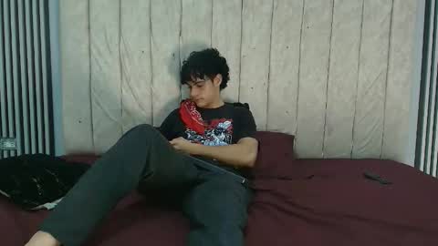 Snapshot of andres_cream chatting on 09/29/25, 12:32 andres_cream online show from 09/29/25, 12:32