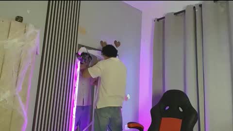 Snapshot of andres_cream chatting on 10/16/25, 12:06 andres_cream online show from 10/16/25, 12:06