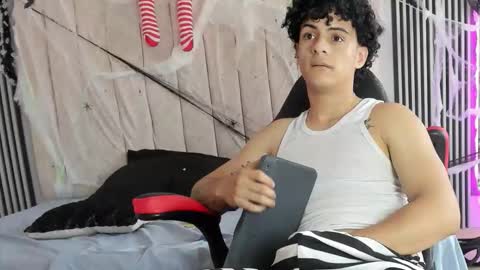 Snapshot of andres_cream chatting on 10/31/25, 05:58 andres_cream online show from 10/31/25, 05:58