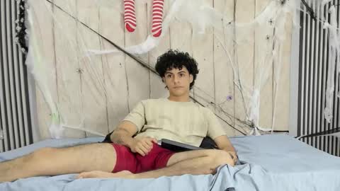 Snapshot of andres_cream chatting on 11/01/25, 09:06 andres_cream online show from 11/01/25, 09:06