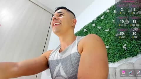 Snapshot of andres_sanss chatting on 12/29/24, 01:13 Andres Sanss online show from 12/29/24, 01:13
