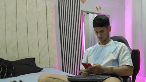 Snapshot of andres_stud chatting on 11/05/25, 04:45 andres_stud online show from 11/05/25, 04:45