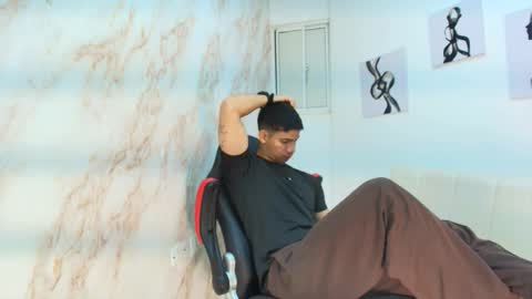 Snapshot of andres_stud chatting on 12/03/25, 04:31 andres_stud online show from 12/03/25, 04:31