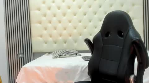 Snapshot of andres_stud chatting on 03/10/26, 04:06 andres_stud online show from 03/10/26, 04:06