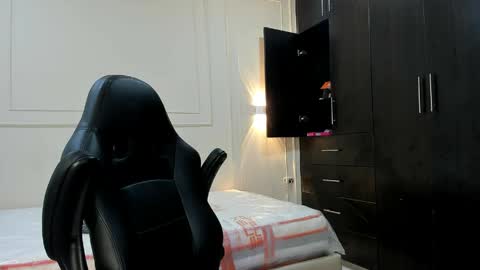Snapshot of andres_stud chatting on 04/29/26, 03:21 andres_stud online show from 04/29/26, 03:21