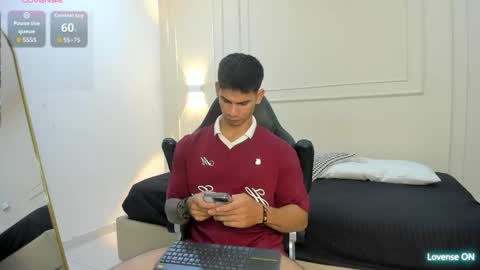 Snapshot of andres_stud chatting on 05/18/26, 05:46 andres_stud online show from 05/18/26, 05:46