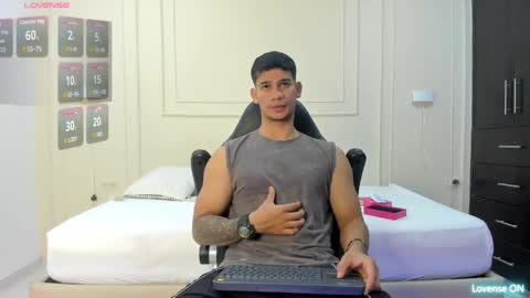 Snapshot of andres_stud chatting on 05/23/26, 04:07 andres_stud online show from 05/23/26, 04:07