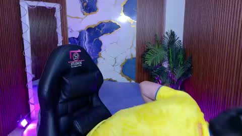 Snapshot of andres_tay chatting on 05/31/26, 02:53 andres_tay online show from 05/31/26, 02:53