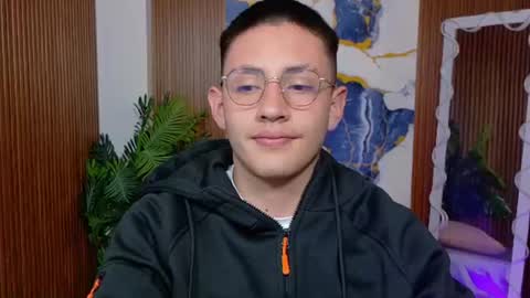 Snapshot of andres_tay chatting on 06/11/26, 02:44 andres_tay online show from 06/11/26, 02:44