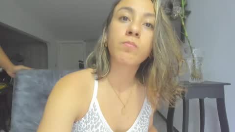 Isa  --------- online show from 01/04/25, 02:25