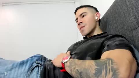Snapshot of andresjuan92 chatting on 12/22/25, 03:14 onlyfanscallmegotter online show from 12/22/25, 03:14