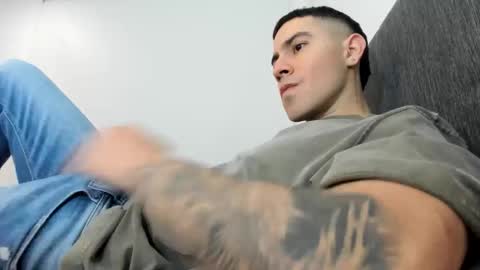 Snapshot of andresjuan92 chatting on 01/06/26, 02:26 onlyfanscallmegotter online show from 01/06/26, 02:26