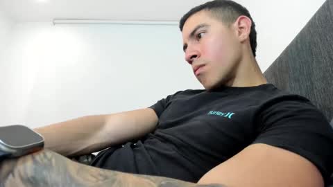 Snapshot of andresjuan92 chatting on 02/06/26, 04:17 onlyfanscallmegotter online show from 02/06/26, 04:17