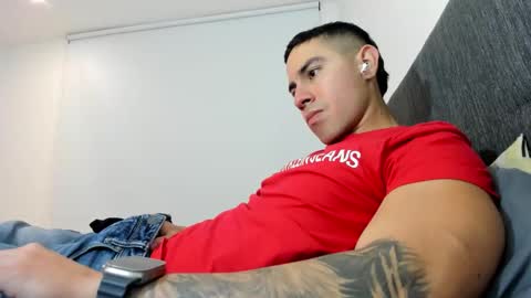 Snapshot of andresjuan92 chatting on 02/19/26, 03:35 onlyfanscallmegotter online show from 02/19/26, 03:35