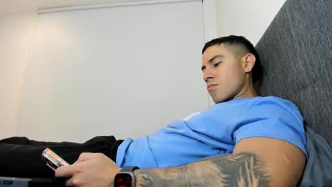 Snapshot of andresjuan92 chatting on 02/20/26, 03:03 onlyfanscallmegotter online show from 02/20/26, 03:03