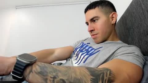 Snapshot of andresjuan92 chatting on 02/26/26, 02:10 onlyfanscallmegotter online show from 02/26/26, 02:10