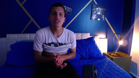 Snapshot of andresmatt chatting on 01/08/25, 04:12 ANDRESMATT online show from 01/08/25, 04:12