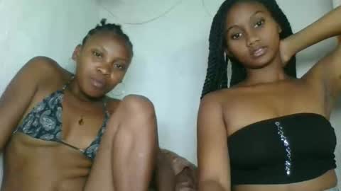 andressa03 online show from 11/10/25, 06:29