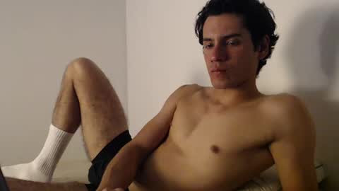 Snapshot of andrestorres0 chatting on 01/03/25, 03:27 Andres Torres online show from 01/03/25, 03:27