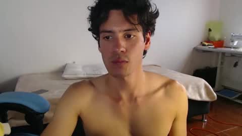 Snapshot of andrestorres0 chatting on 01/29/25, 03:04 Andres Torres online show from 01/29/25, 03:04