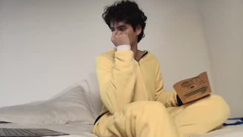 Snapshot of andrestorres0 chatting on 02/21/25, 10:28 Andres Torres online show from 02/21/25, 10:28