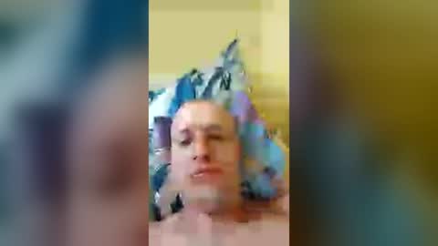 andrew3356577 online show from 07/04/26, 12:22