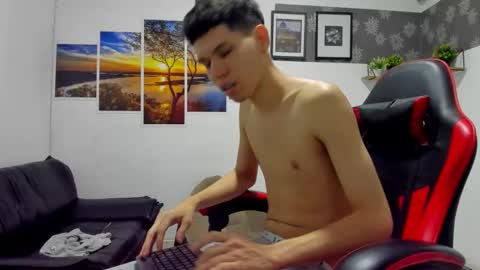 andrew_2811 online show from 10/16/25, 05:30